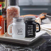 Fancy Deisgn Premium Salt And Pepper Shakers Glass Material