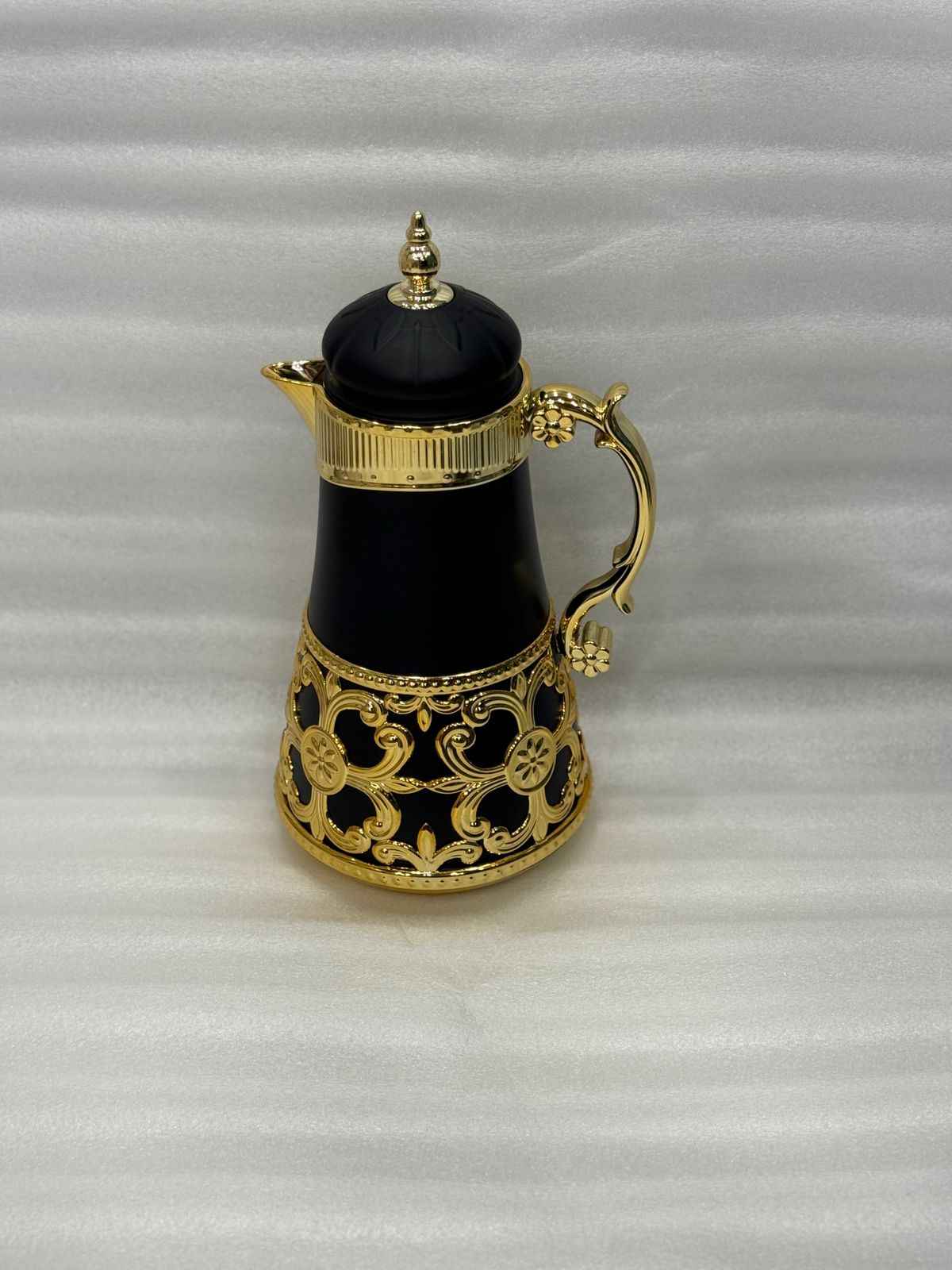 Luxury Arabic Style Matte Black Thermal Dallah Flask (With Gold Filigree Base)