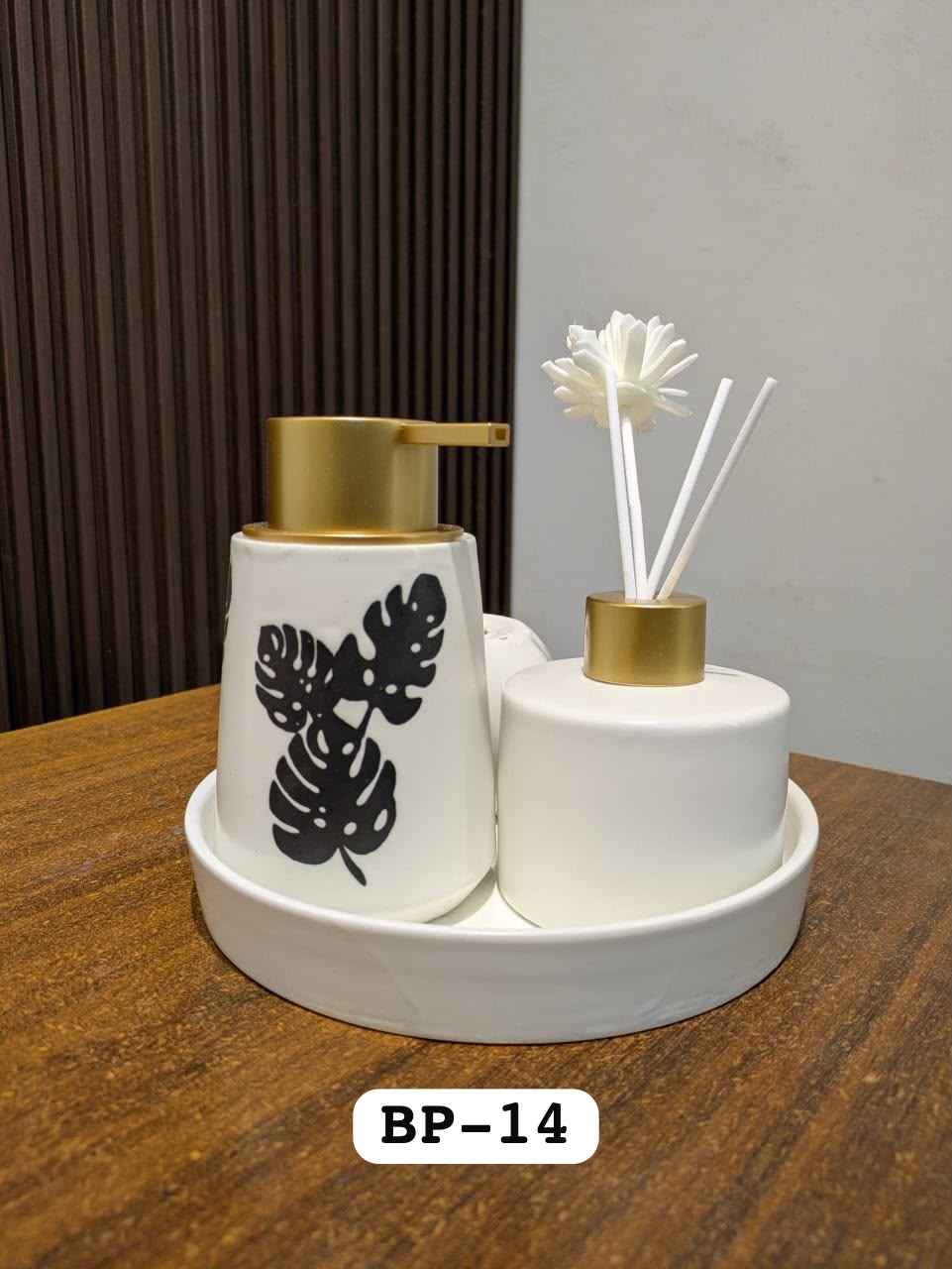 4pcs Bathroom Set With Tray