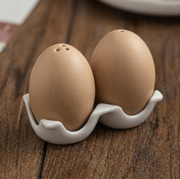 Egg Shape Salt & Pepper Shaker Set
